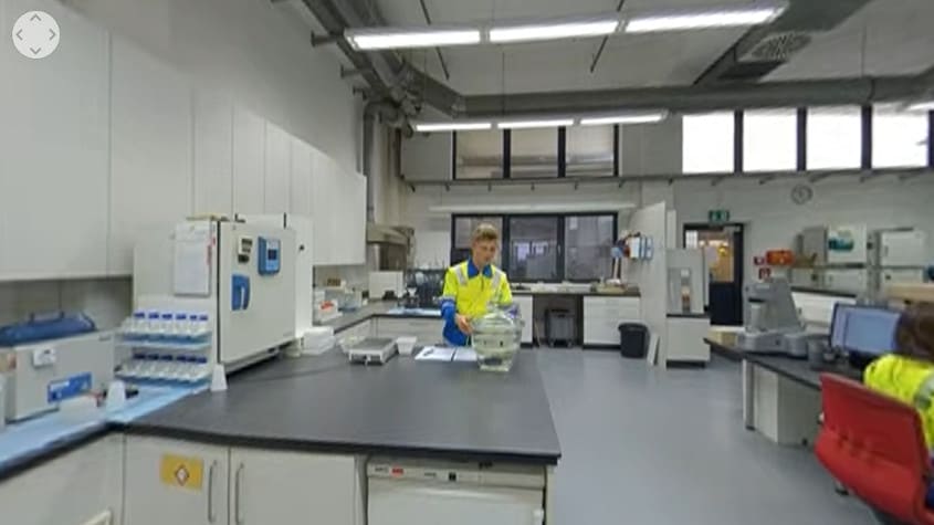 Berufsinfo-Video - WKO Berufe VR: Holztechnik - Werkstoffproduktion